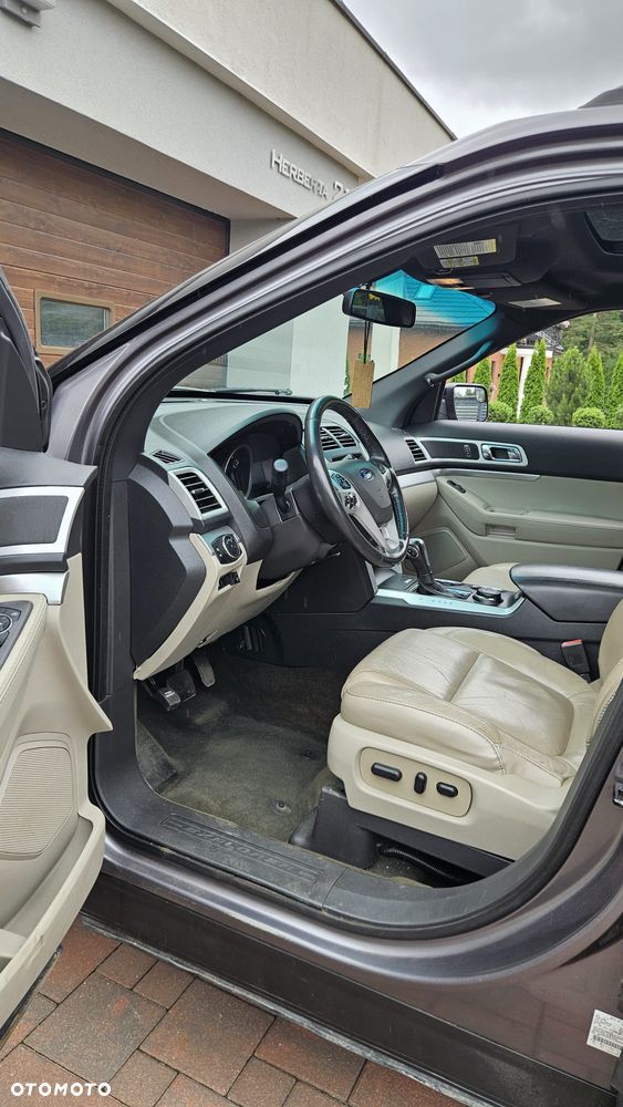 Ford Explorer - 2