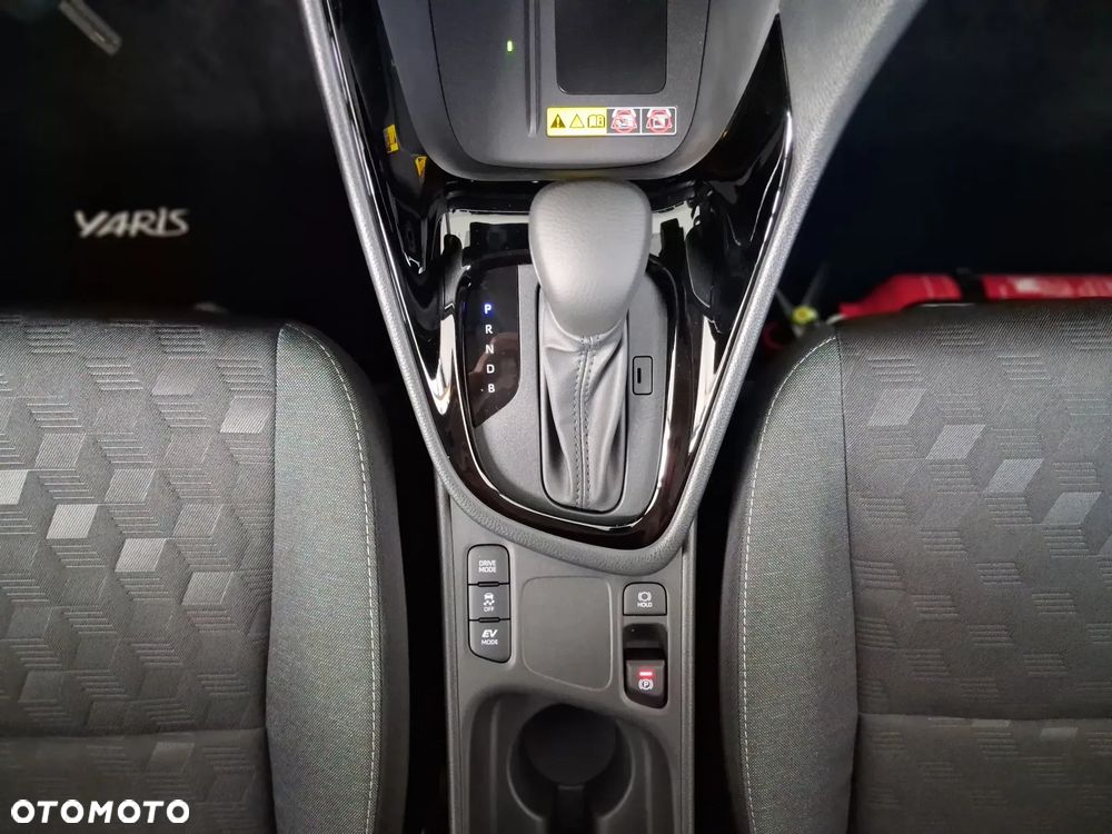 Toyota Yaris Hybrid 1.5 Style - 15