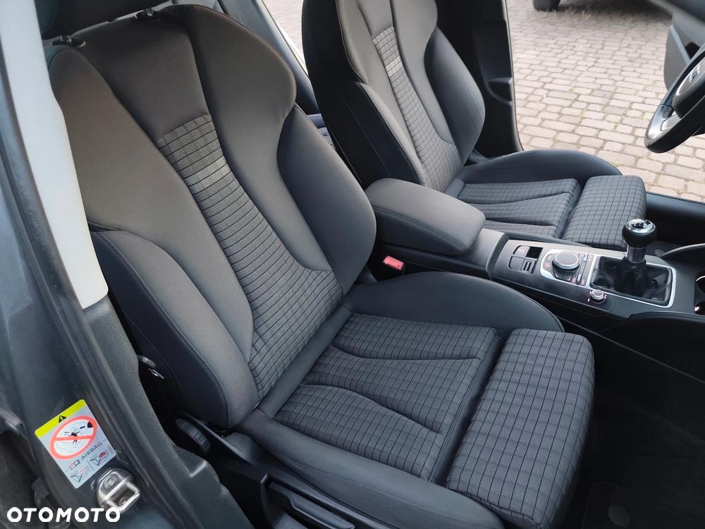Audi A3 Sportback 2.0 TDI Ambiente - 19
