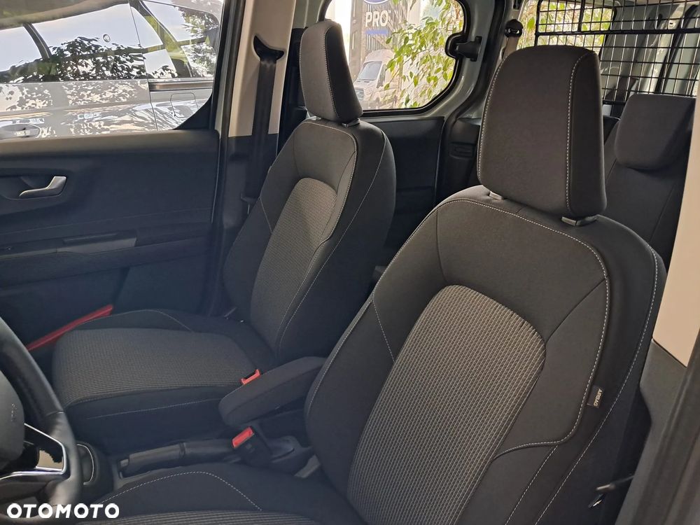 Ford Transit Courier - 16