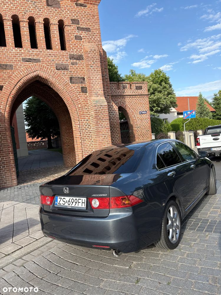 Honda Accord 2.0 Comfort - 13