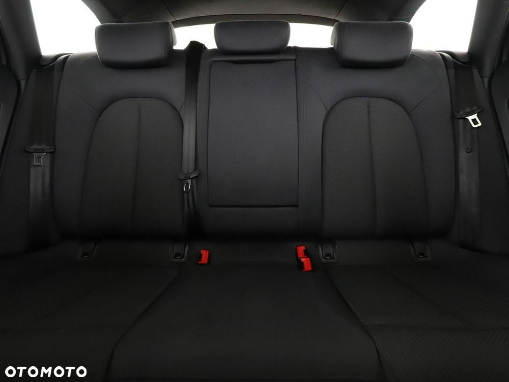 Audi A6 Avant 2.0 TDI Ultra S tronic - 19