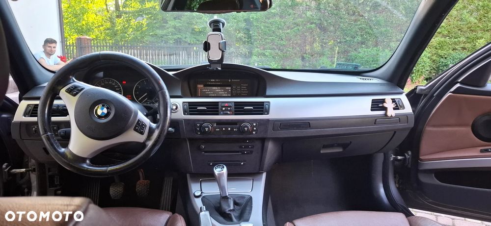 BMW Seria 3 320i - 6