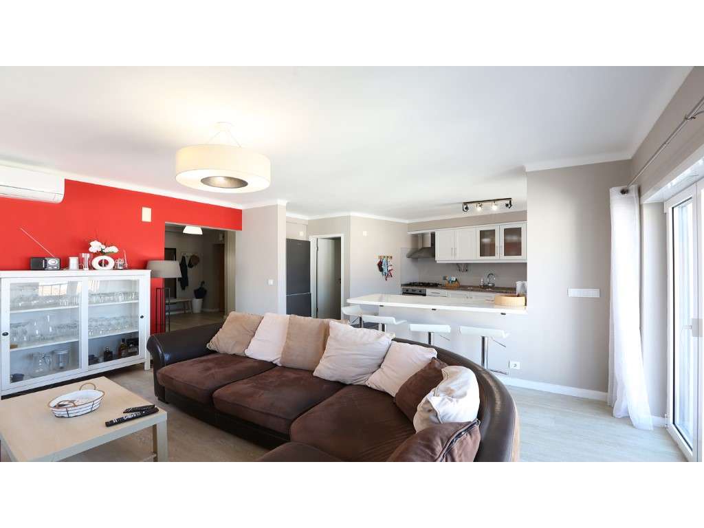 Apartamento T3 renovado no centro da Nazaré com vista mar e estacio... - Grande imagem: 4/27