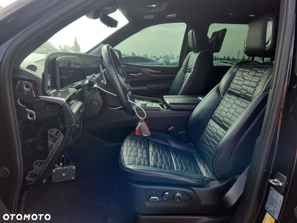 Cadillac Escalade - 7