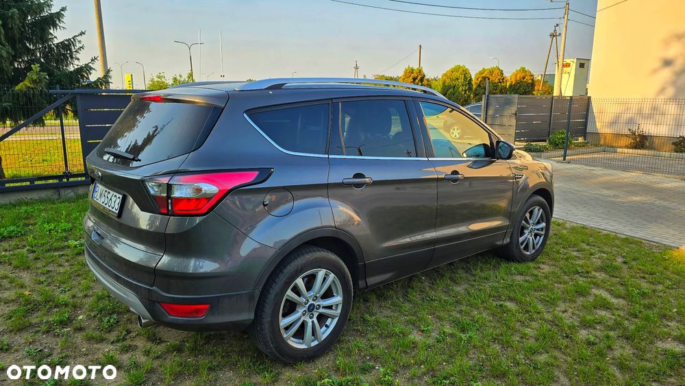 Ford Kuga 2.0 TDCi 2x4 Titanium - 3