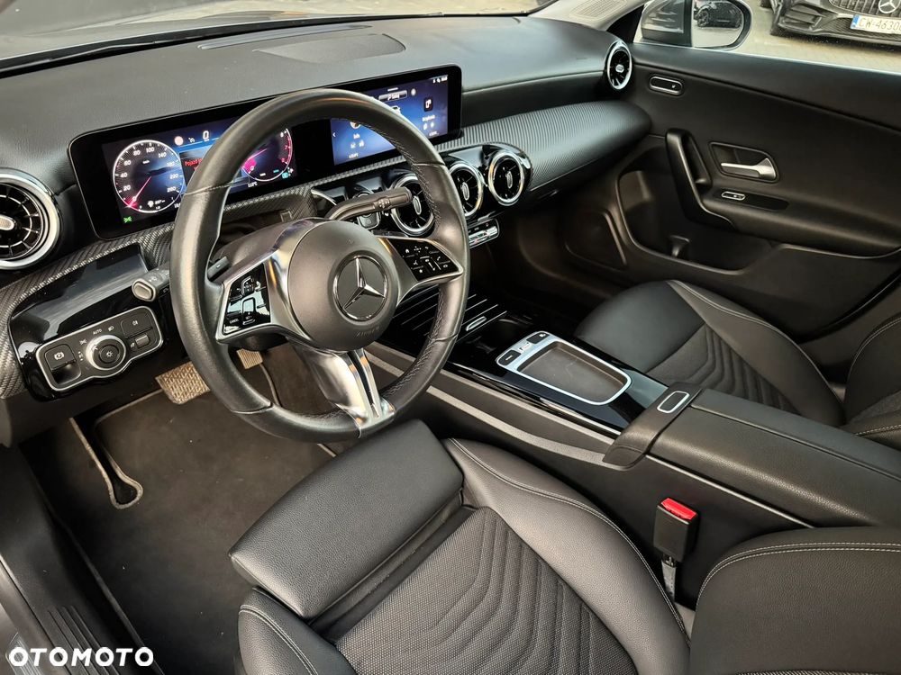 Mercedes-Benz CLA 200 Progressive 7G-DCT - 14