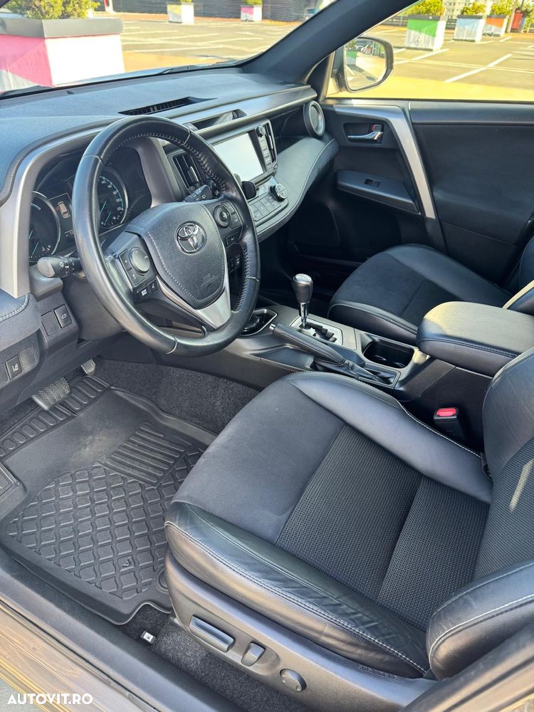 Toyota RAV4 2.5 VVT-i 4x4 Executive - 8