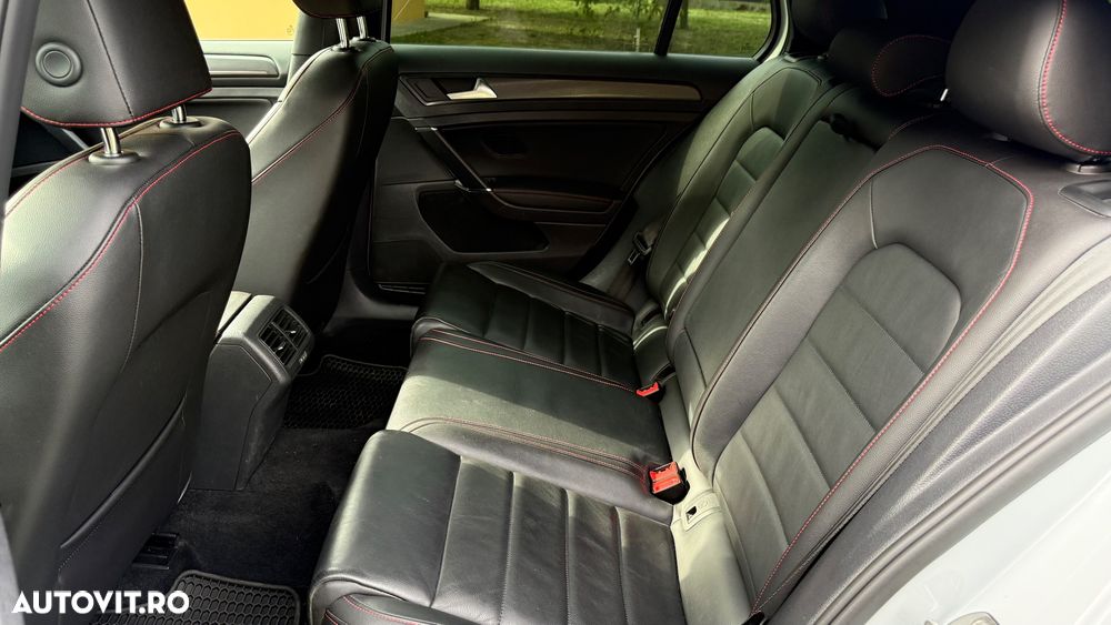 Volkswagen Golf 2.0 TSI DSG GTI - 16