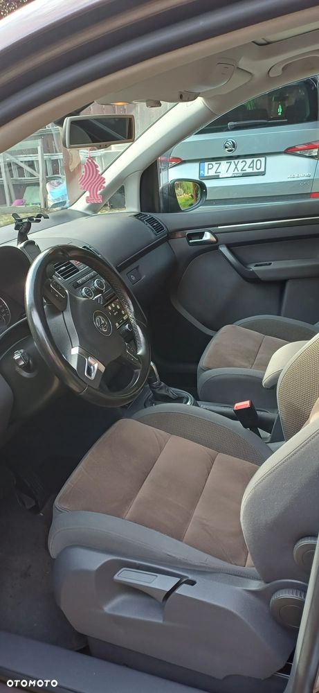 Volkswagen Touran 2.0 TDI DPF Comfortline DSG - 12