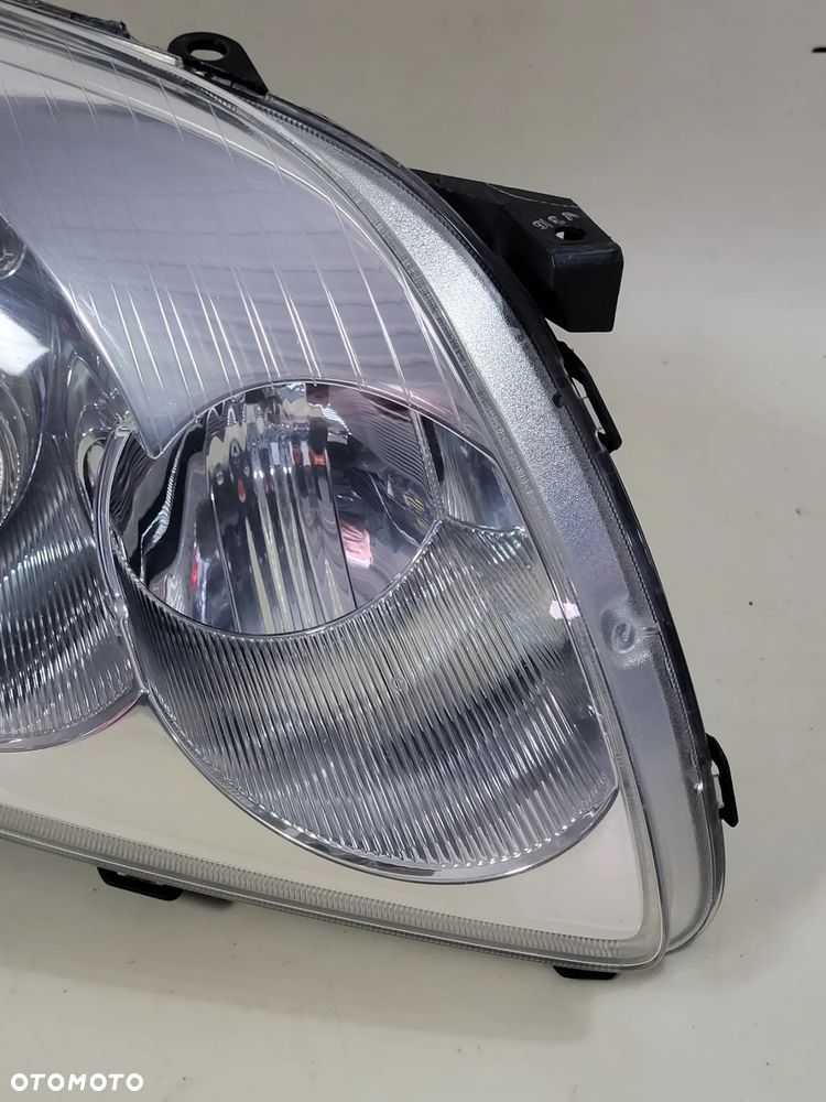 TOYOTA AVENSIS II T25 03-06 PRAWA PRZEDNIA LAMPA KOMPLETNA EU - 4