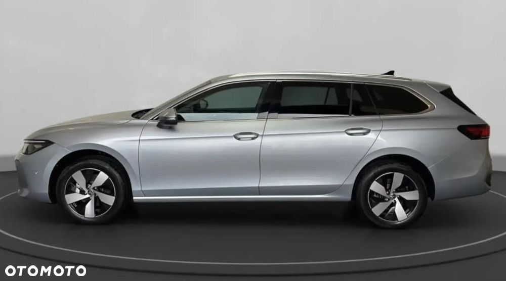Volkswagen Passat - 4