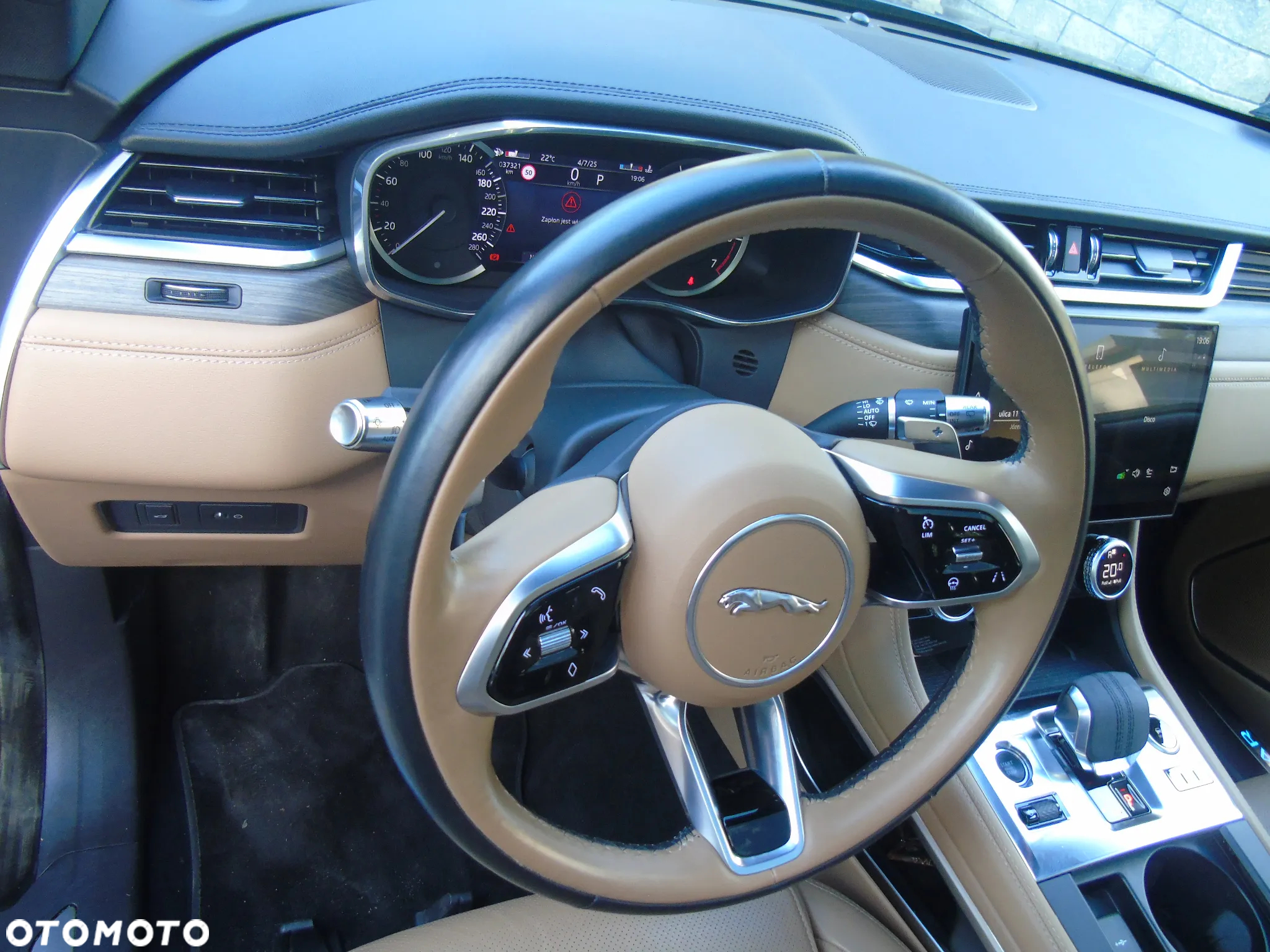 Jaguar F-Pace - 22