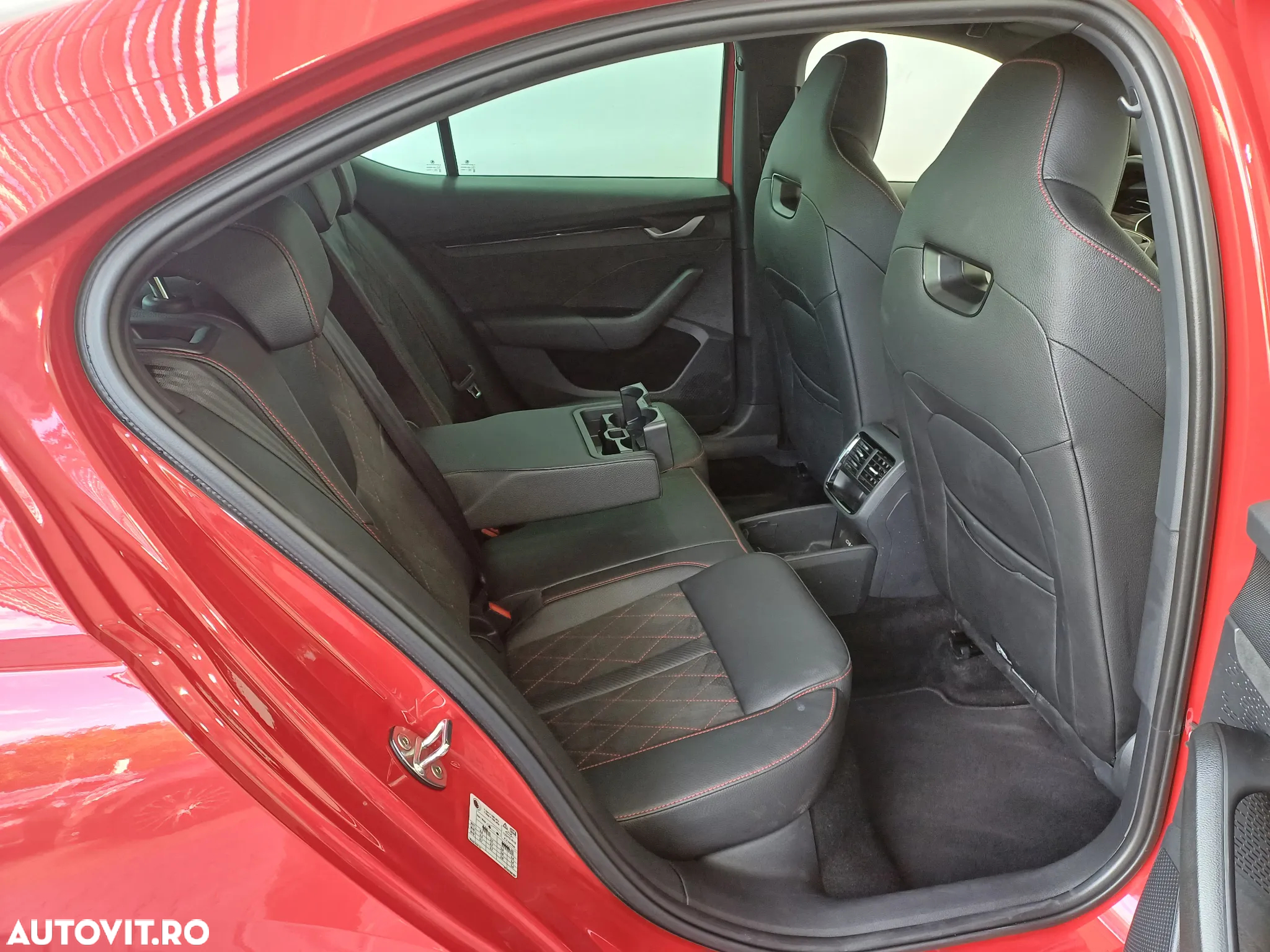 Skoda Octavia 2.0 TSI DSG RS - 31
