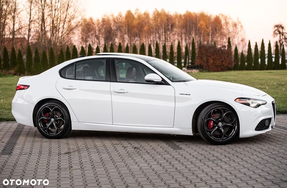 Alfa Romeo Giulia 2.0 Turbo 16V AT8-Q4 Veloce - 14