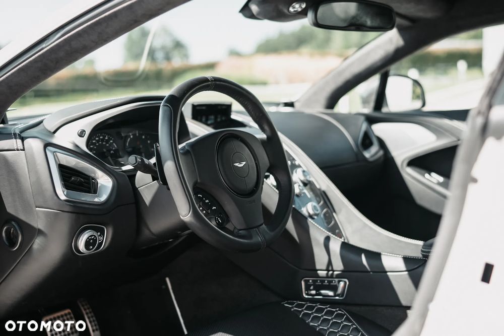 Aston Martin Vanquish Standard - 13