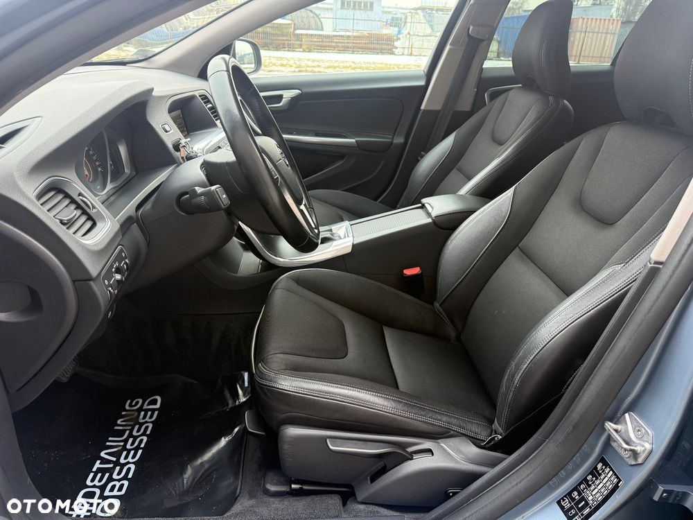 Volvo V60 D4 Drive-E Momentum - 14