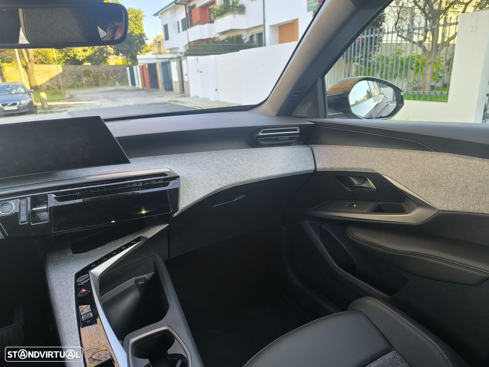 Peugeot 3008 1.2 Hybrid Allure e-DCS6 - 17