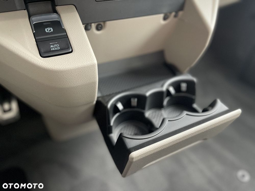 Volkswagen Multivan - 16