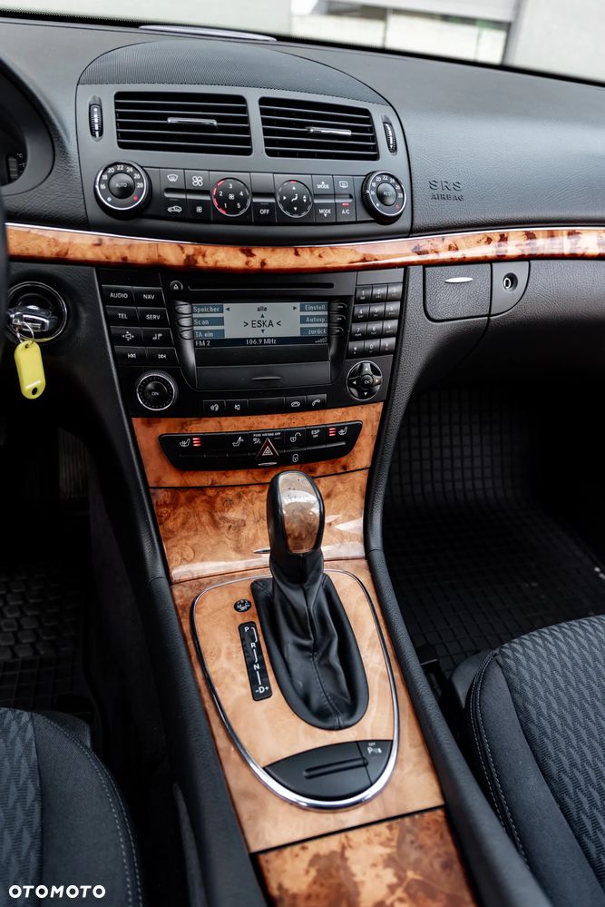 Mercedes-Benz Klasa E 200 Kompressor Automatik Elegance - 28