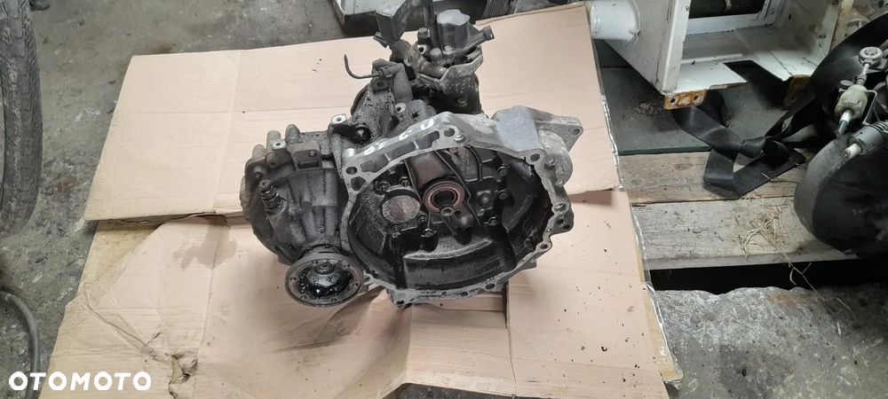 AUDI A3 8L skrzynia biegów  CZM - 1