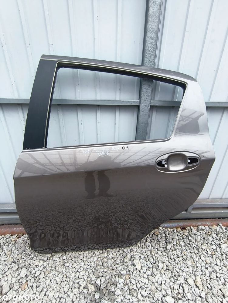 TOYOTA YARIS III 11R- DRZWI LEWE TYLNE POZNAŃ GIEŁDA - 1