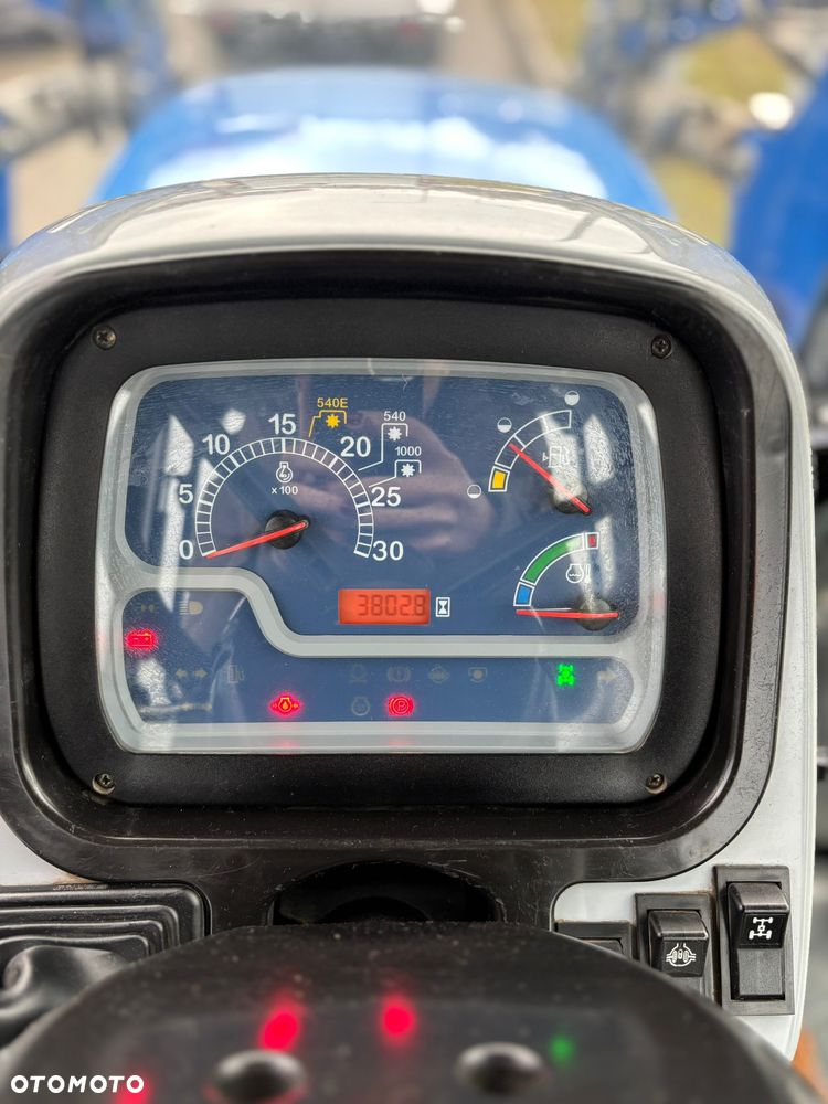 New Holland TD5030 - 9