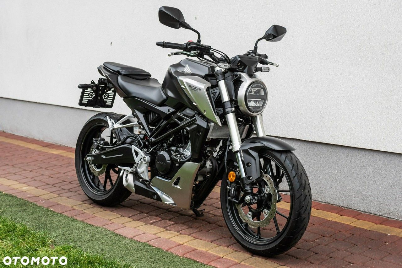 Honda CB - 1