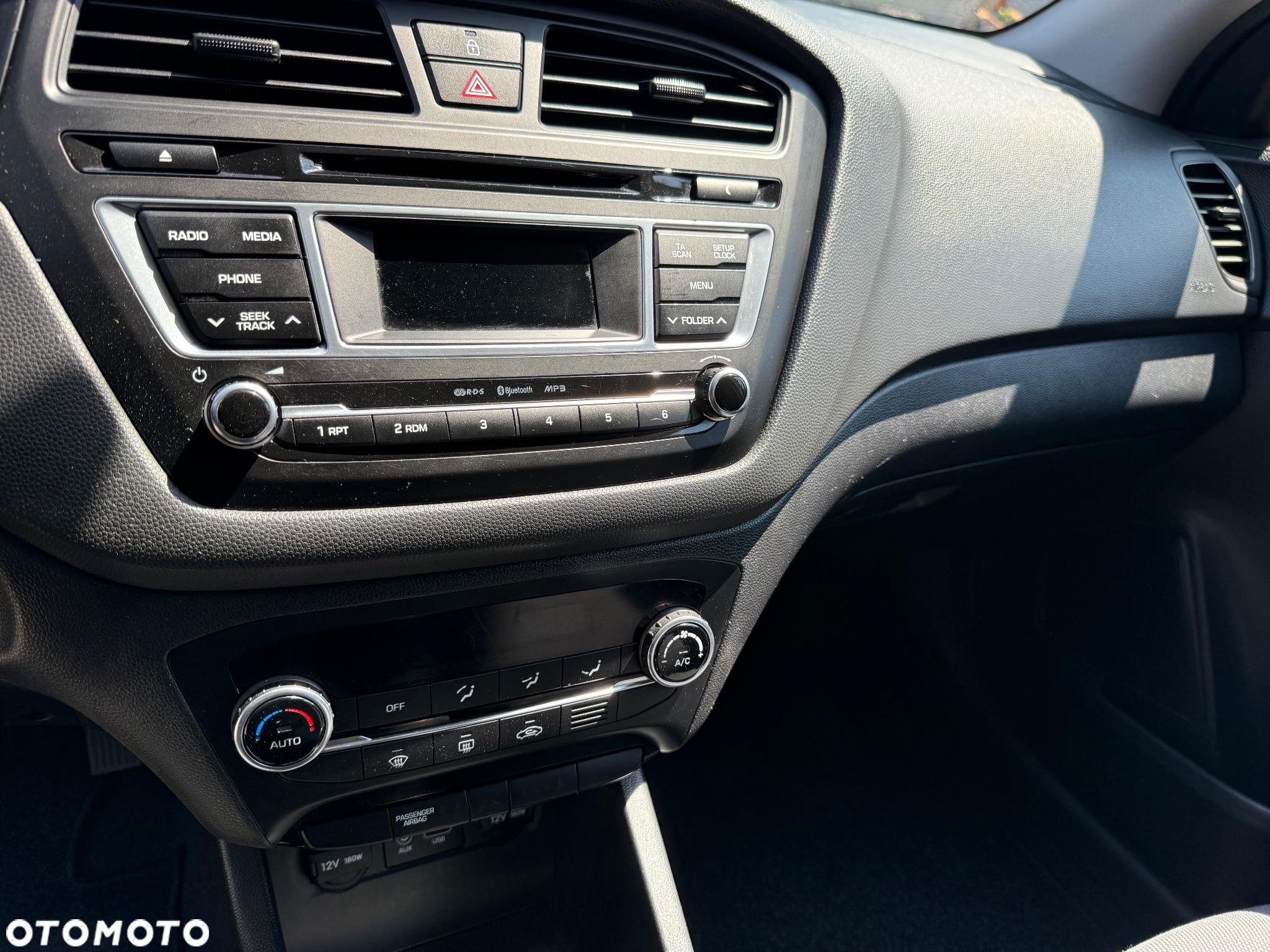 Hyundai i20 1.4 Active Premium - 11
