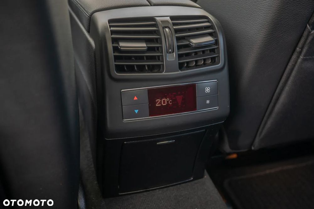 Mercedes-Benz Klasa E 350 CDI DPF 4Matic BlueEFFICIENCY 7G-TRONIC Avantgarde - 34