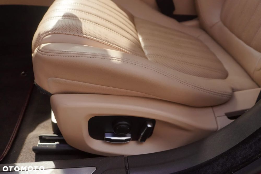 Jaguar XF 3.0 V6 Kompressor - 11