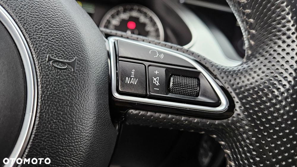 Audi A4 Avant 2.0 TDI DPF clean diesel S line Sportpaket - 33