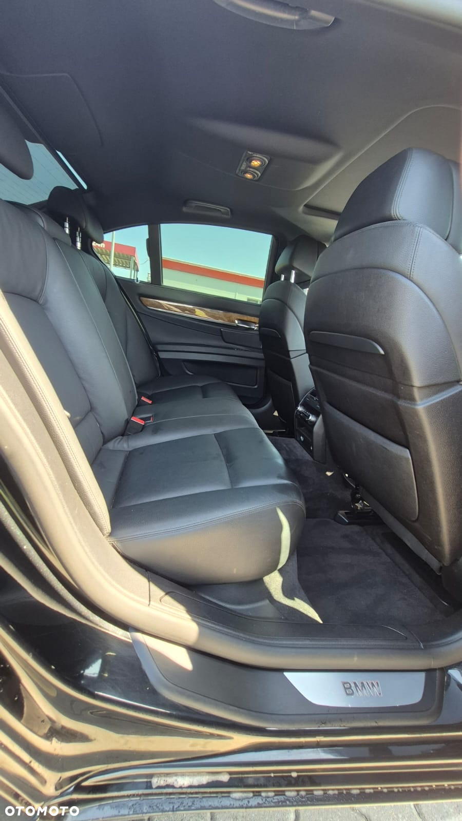 BMW Seria 7 750i xDrive - 8