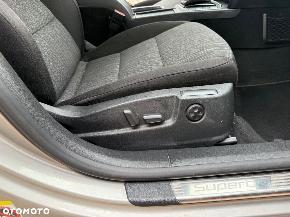 Skoda Superb 2.0 TDI Green tec DSG L&K - 29
