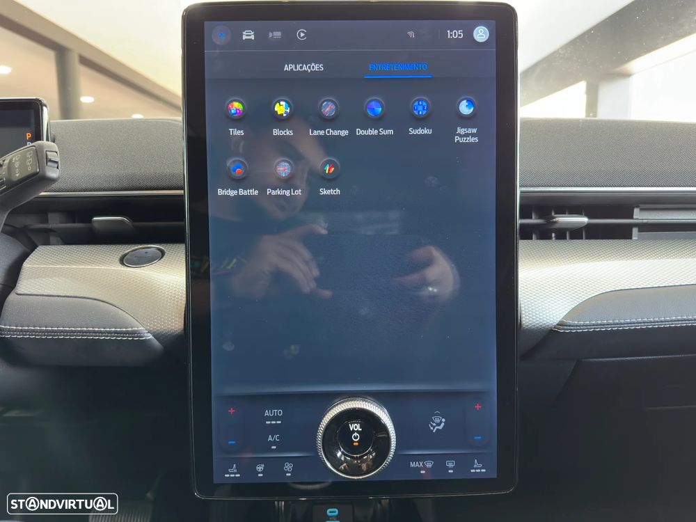 Ford Mustang Mach-E Premium - 26