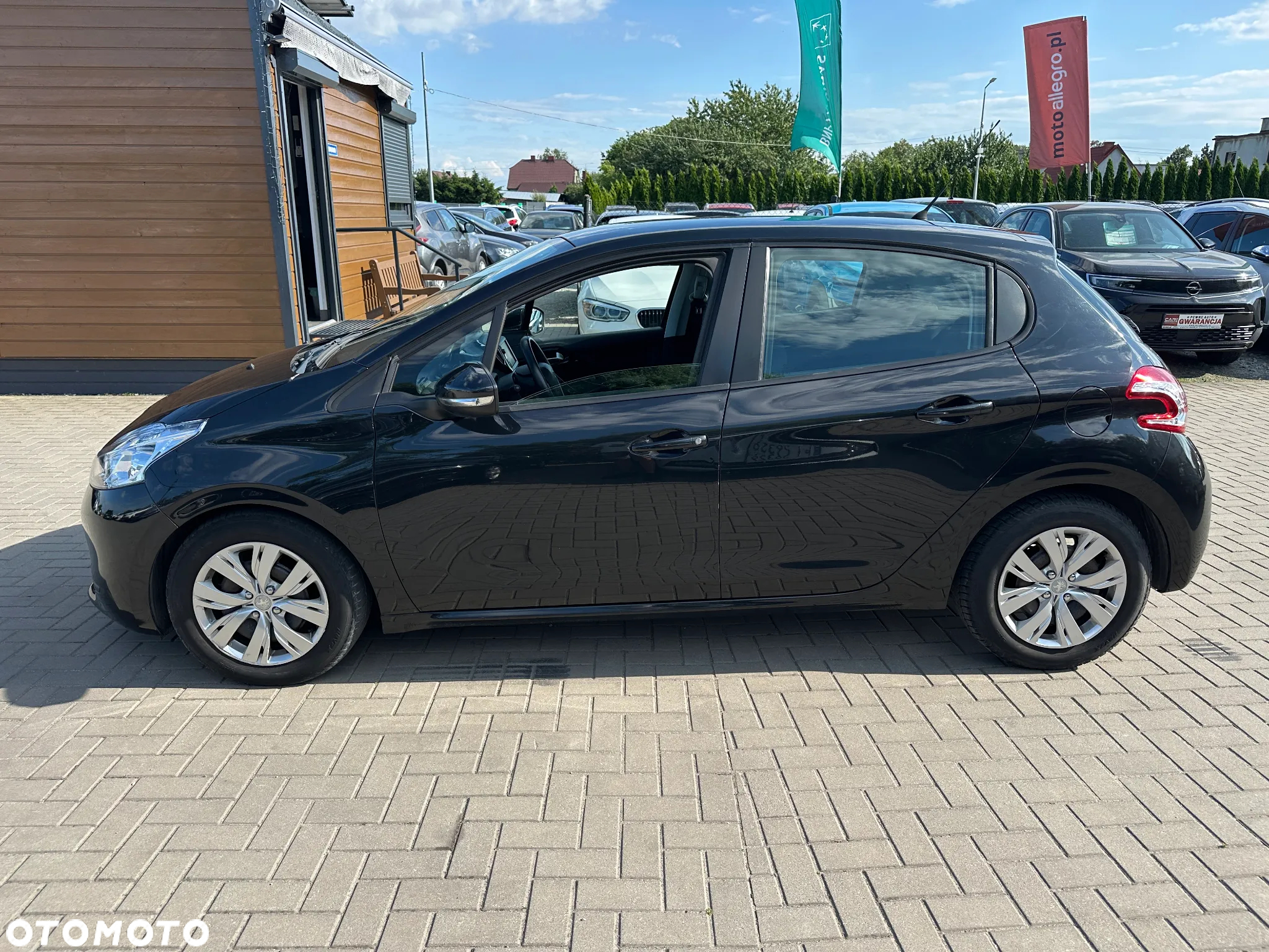 Peugeot 208 - 5