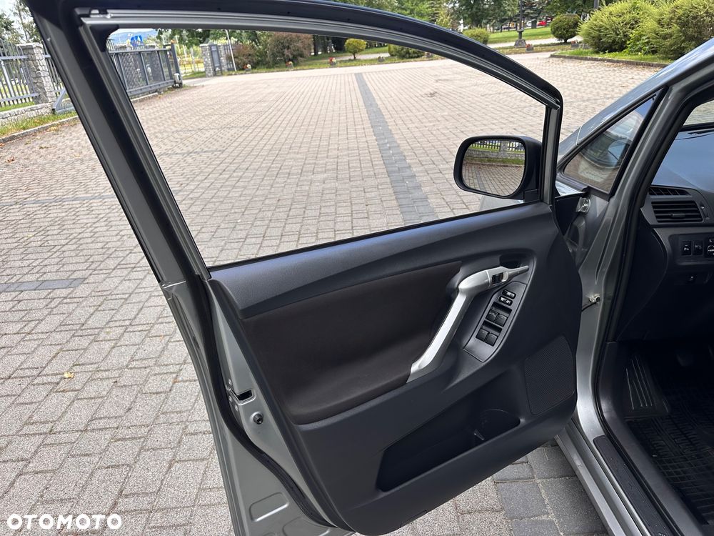 Toyota Verso 2.0 D-4D Executive - 16