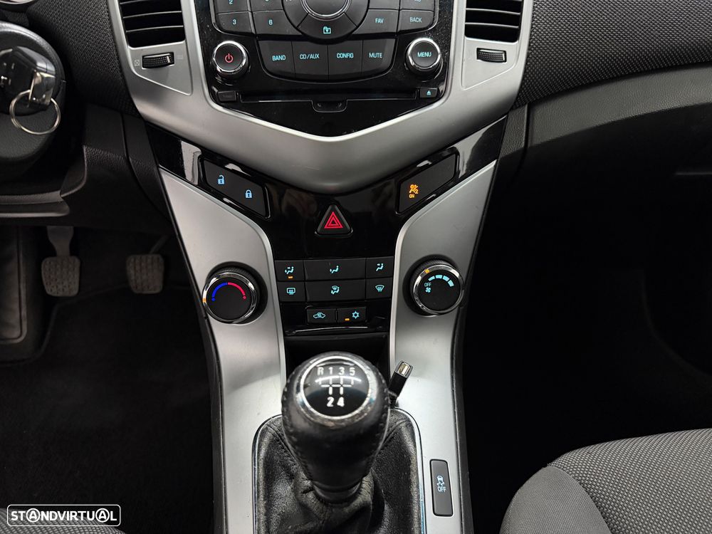 Chevrolet Cruze 1.6 LT - 15