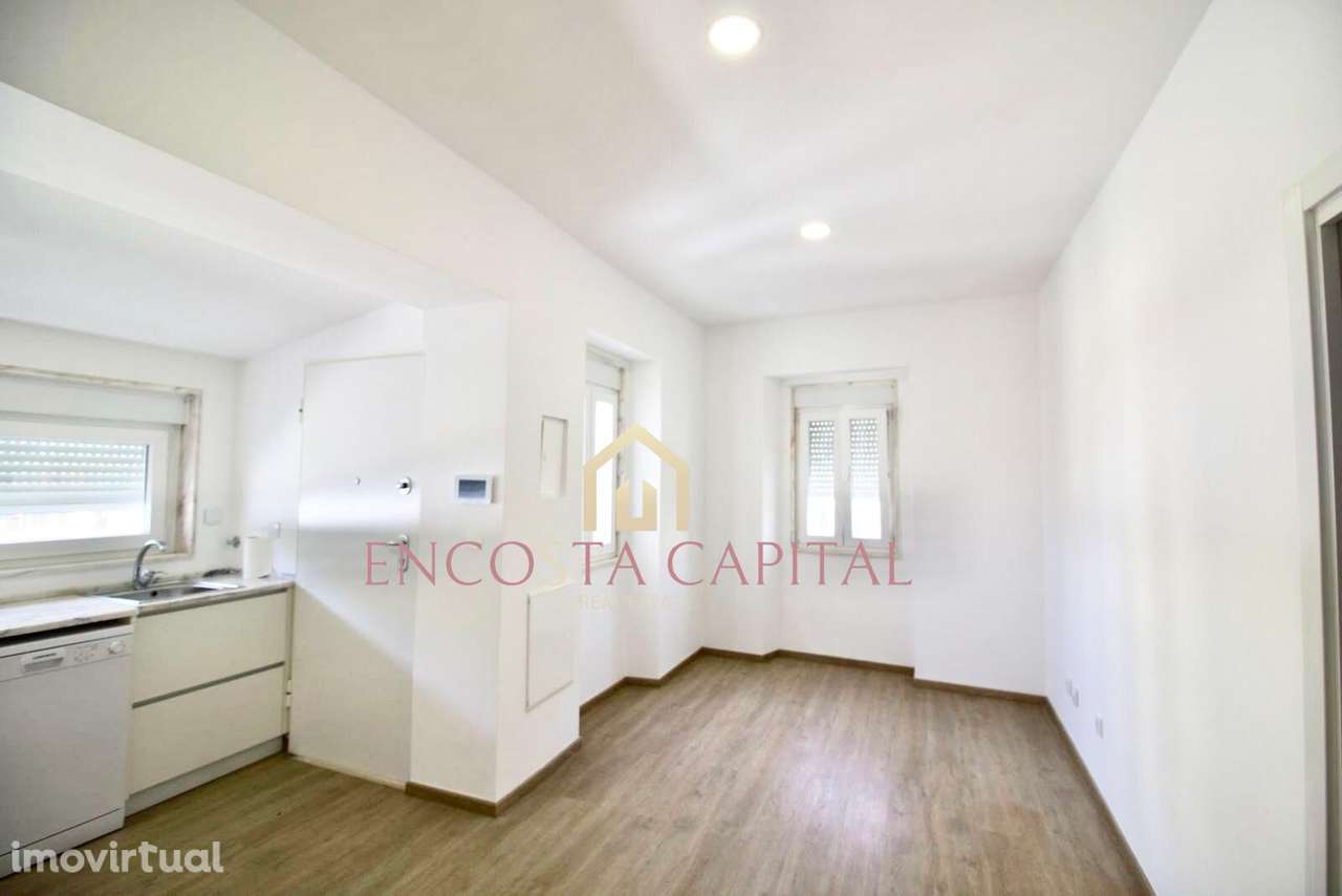 Apartamento T1 Rua José Elias Garcia 147 Parede - Grande imagem: 2/10