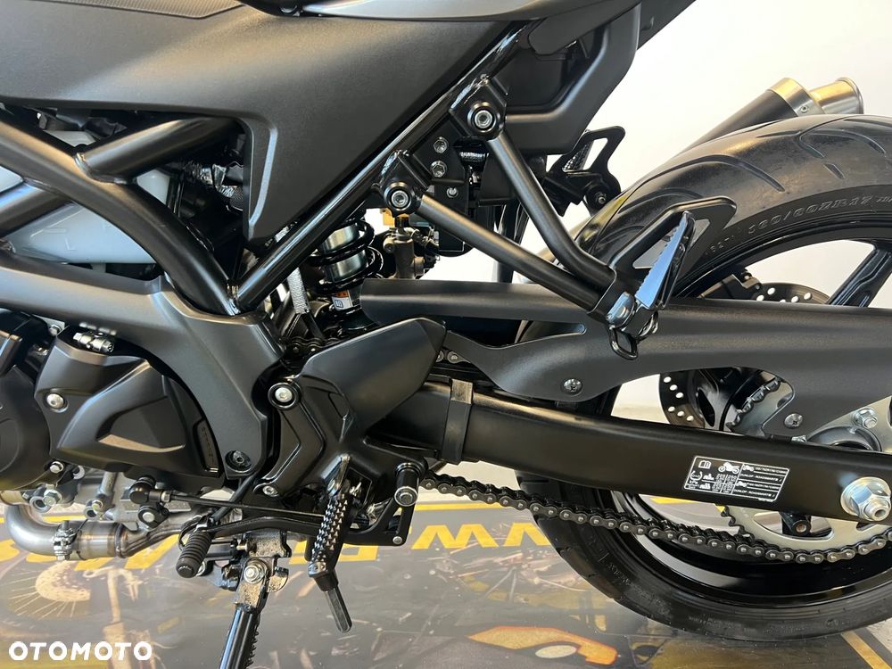Suzuki SV - 16