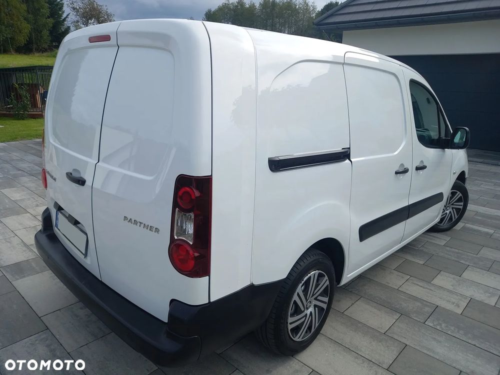 Peugeot Partner 1.6HDI 3 Osob 2018 L2 Long Długi Salon PL Klima Tempomat - 2