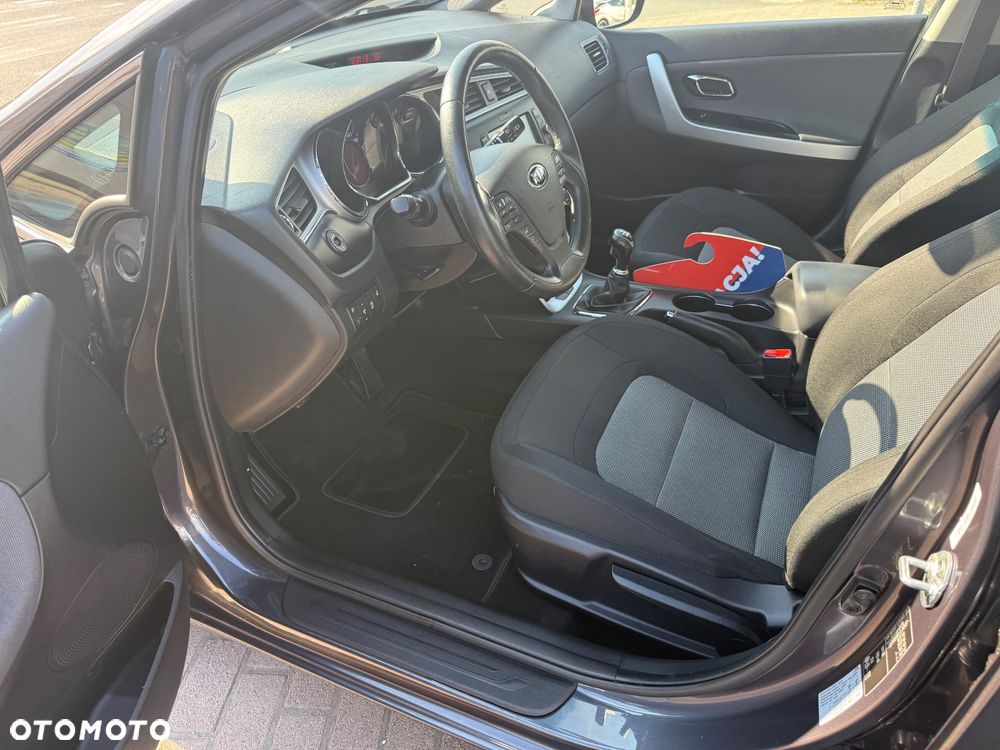 Kia Ceed 1.4 CVVT Dream-Team Edition - 13