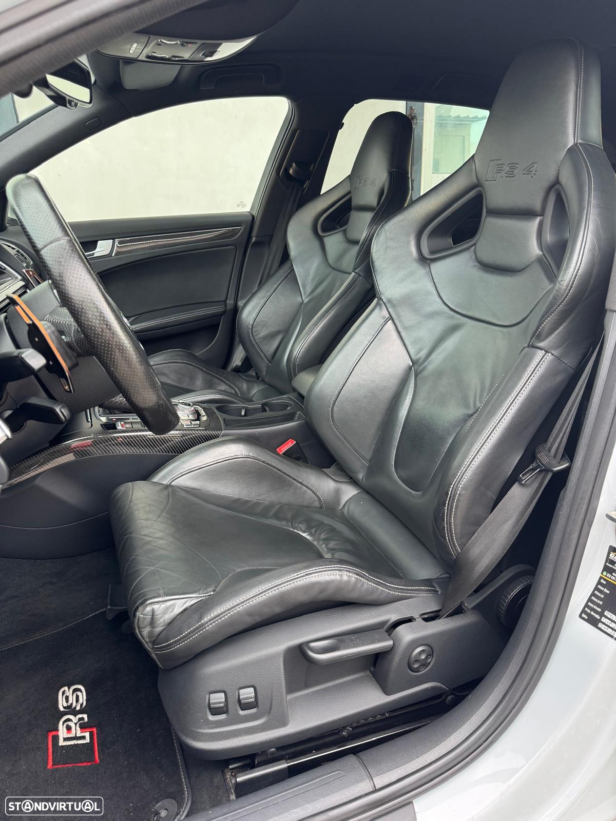 Audi RS4 Avant 4.2 FSi quattro S tronic - 15