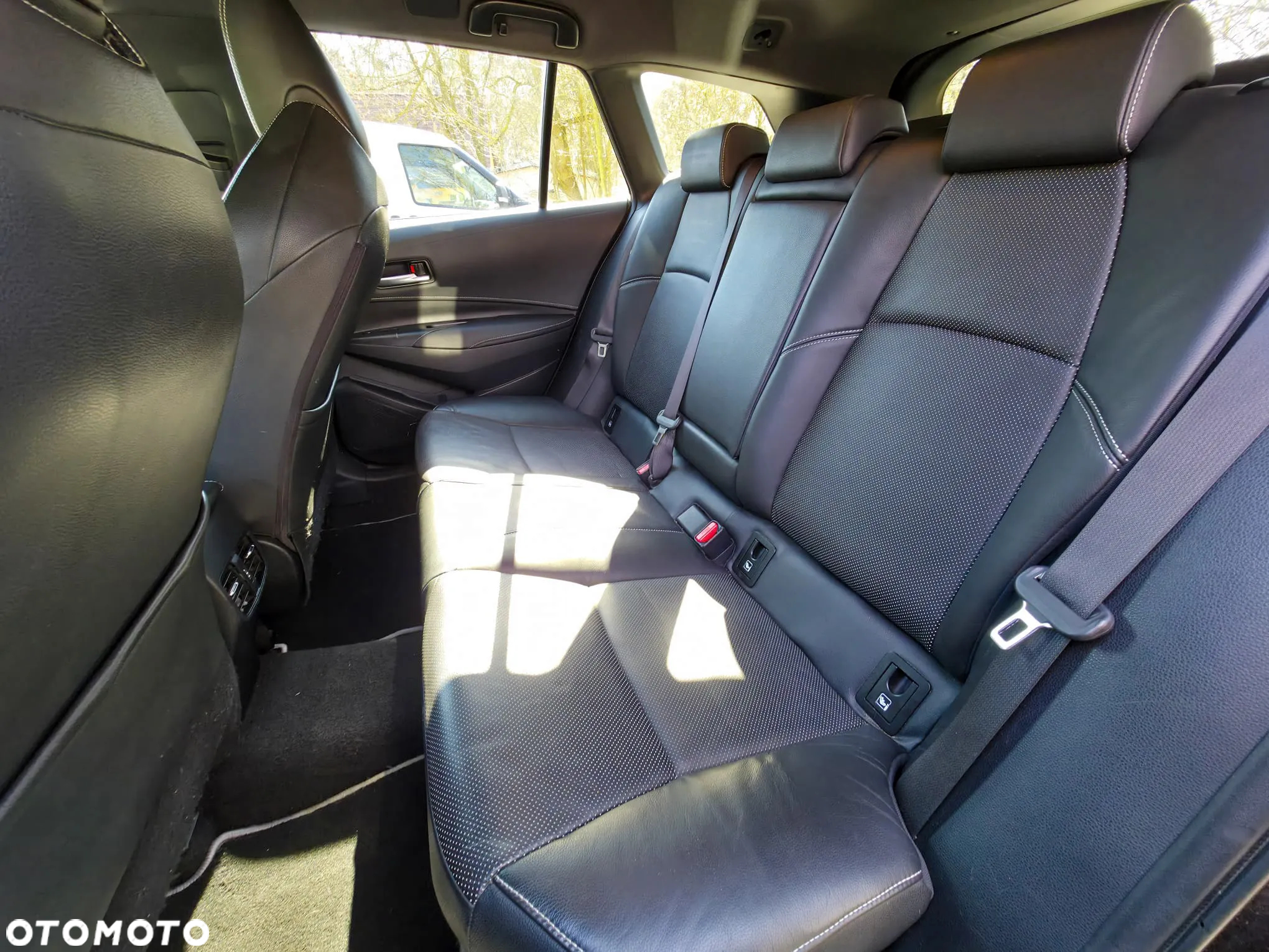 Toyota Corolla 2.0 Hybrid Executive - 17