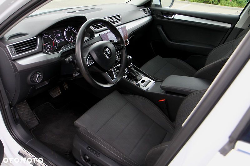 Skoda Superb 2.0 TDI DSG Ambition - 7