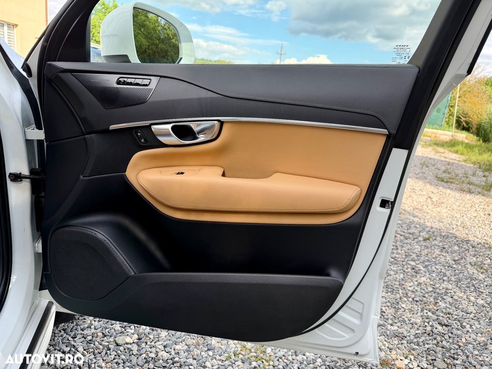 Volvo XC 90 - 23