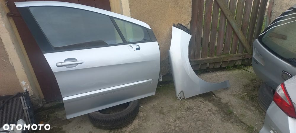 peugeot 308  drzwi 5d  prawe przód ezr    poznan - 2