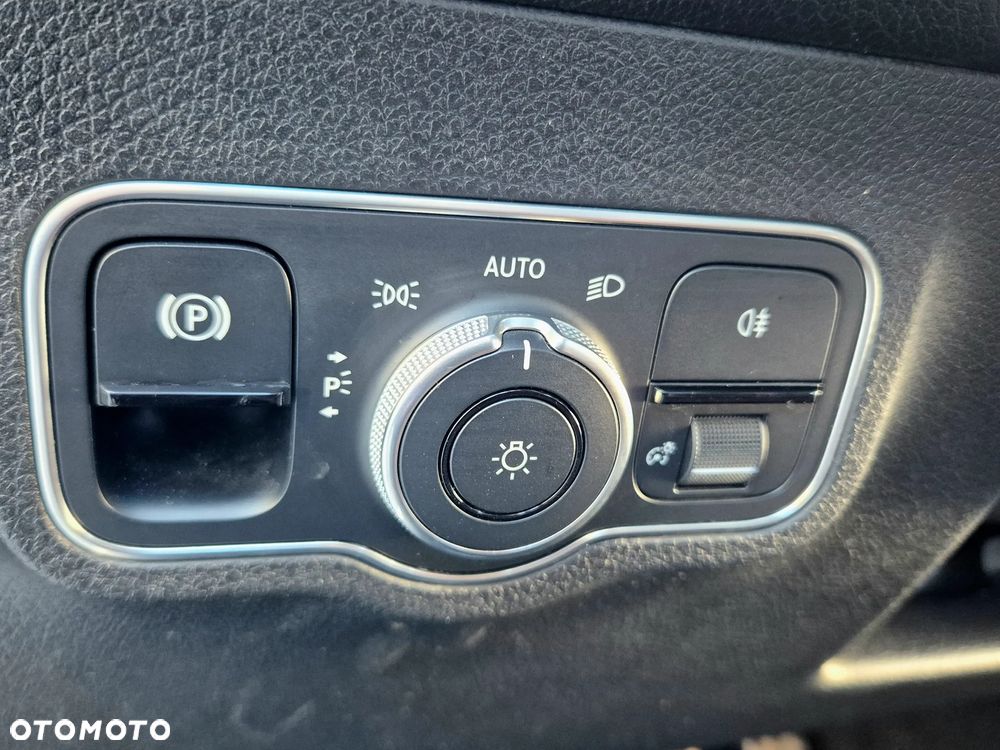 Mercedes-Benz GLB 220 d 4-Matic AMG Line 8G-DCT - 26