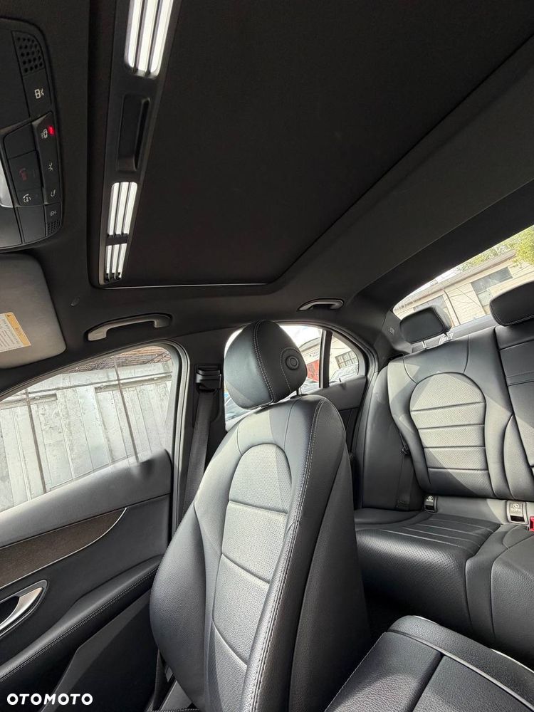 Mercedes-Benz Klasa C 300 4Matic 9G-TRONIC AMG Line - 34