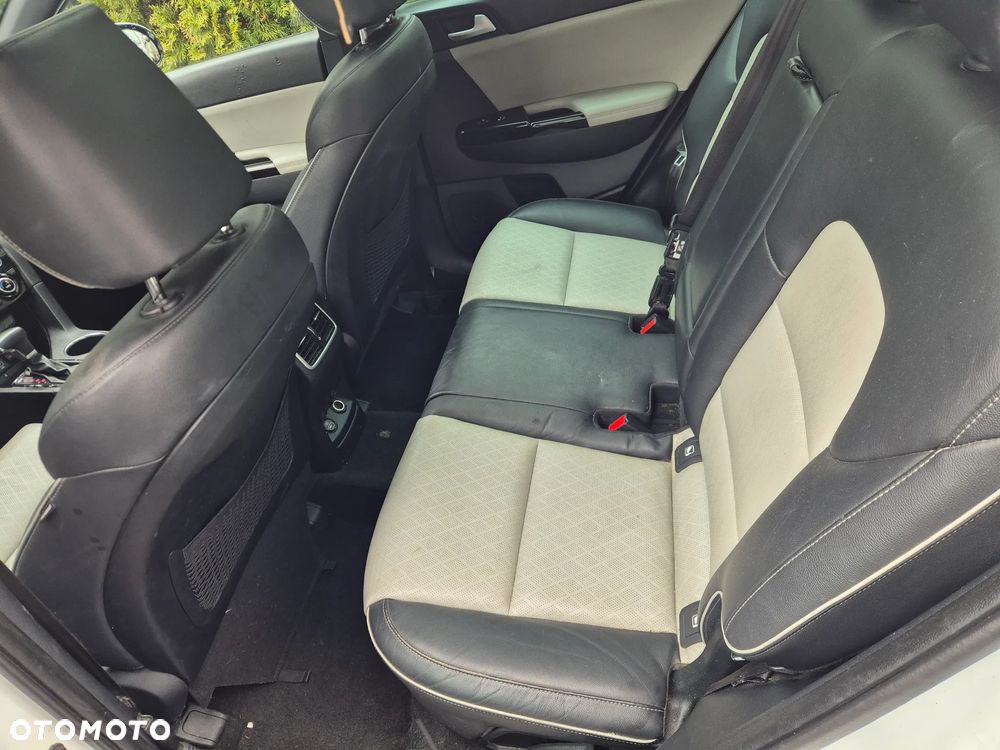 Kia Sportage - 12